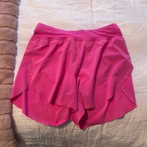 Lululemon “find your pace” shorts in sonic pink!